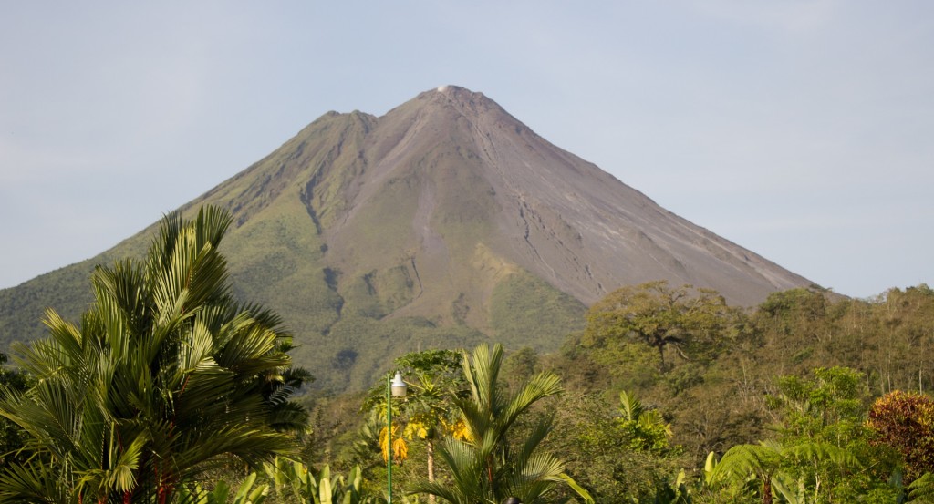 הר הגעש וולקן ארנל